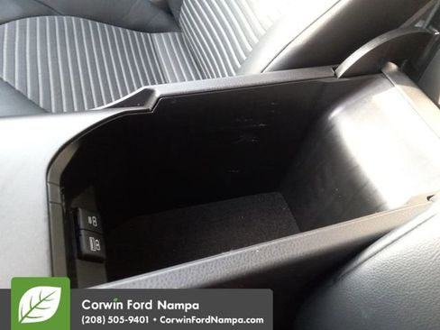 Used 2022 Toyota Camry SE image 20