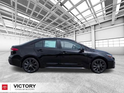 Used 2026 Toyota Corolla SE w/ SE Package FWD image 2