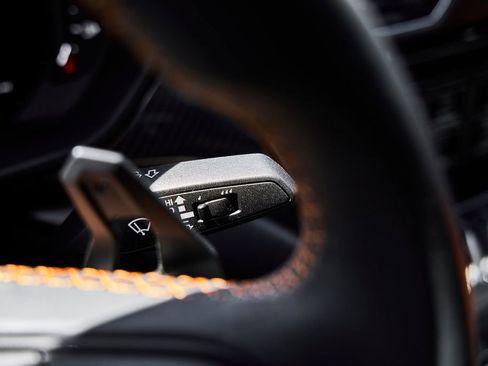 Used 2023 Lamborghini Urus Performante AWD/4WD image 73