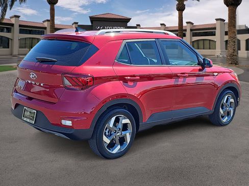 Used 2022 Hyundai Venue Limited FWD image 8