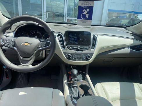 Used 2023 Chevrolet Malibu LT FWD image 10
