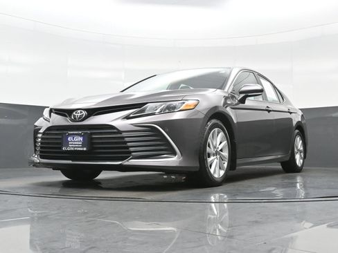 Used 2021 Toyota Camry LE w/ Cold Weather Package FWD image 27