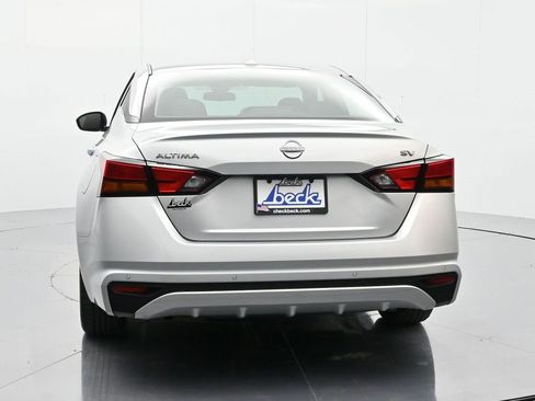 Used 2024 Nissan Altima 2.5 SV image 6