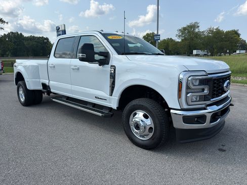 Used 2025 Ford F350 Lariat AWD/4WD image 3