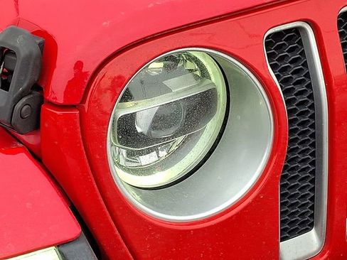 Used 2018 Jeep Wrangler Unlimited Sahara image 28