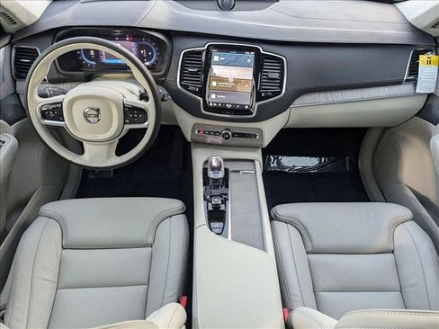 Certified 2025 Volvo XC90 B6 Ultra w/ Lounge Package image 17