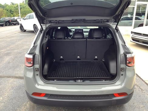 Certified 2024 Jeep Compass Latitude AWD/4WD image 5