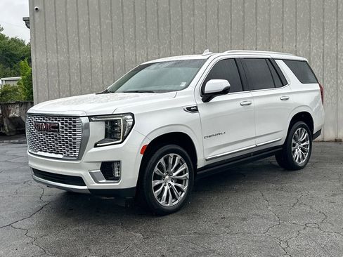 Used 2021 GMC Yukon Denali w/ Denali Ultimate Package AWD/4WD image 2
