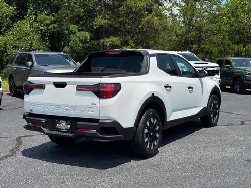 Used 2025 Hyundai Santa Cruz SE AWD/4WD image 3