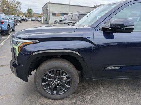 Used 2024 Toyota Tundra Platinum AWD/4WD image 2