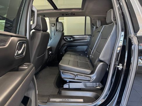Certified 2023 GMC Yukon XL SLT AWD/4WD image 13