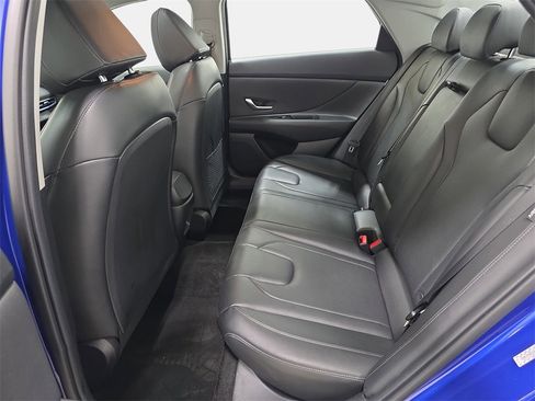 Used 2024 Hyundai Elantra Limited image 13