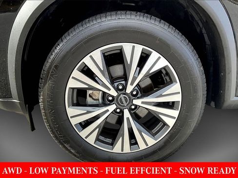 Used 2023 Nissan Rogue SV image 31