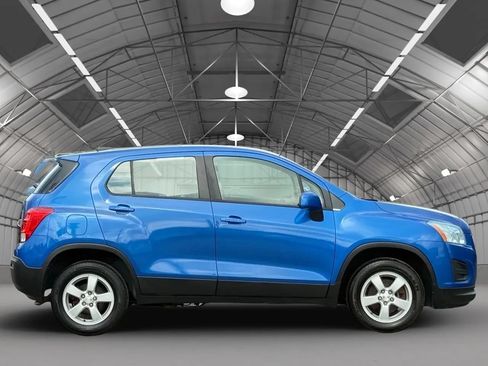 Used 2016 Chevrolet Trax LS w/ LPO, Cargo Package AWD/4WD image 8