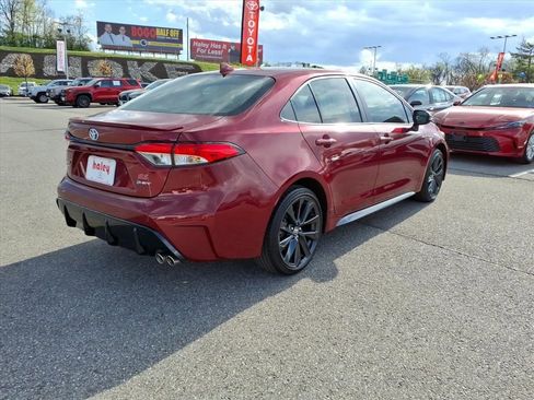 Certified 2025 Toyota Corolla SE FWD image 4