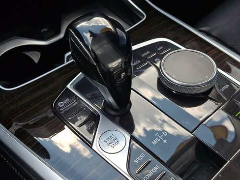 Used 2020 BMW X7 xDrive40i w/ Luxury Seating Package image 18