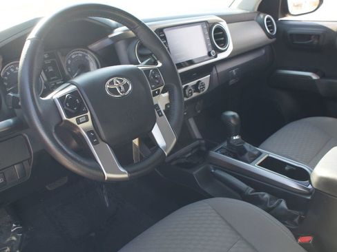 Used 2022 Toyota Tacoma SR5 w/ SR5 Appearance Package (SM) image 11