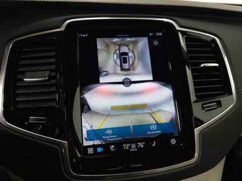 Certified 2024 Volvo XC90 B6 Ultimate w/ Lounge Package image 32