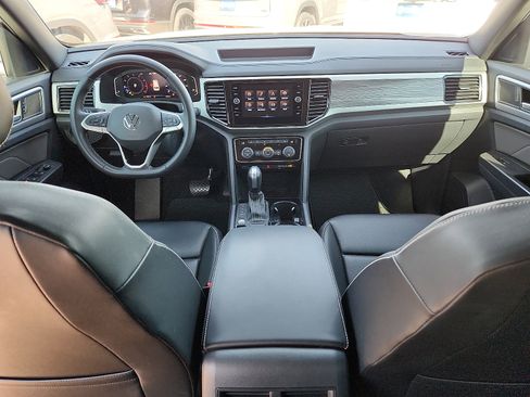 Used 2023 Volkswagen Atlas Cross Sport SE FWD image 10