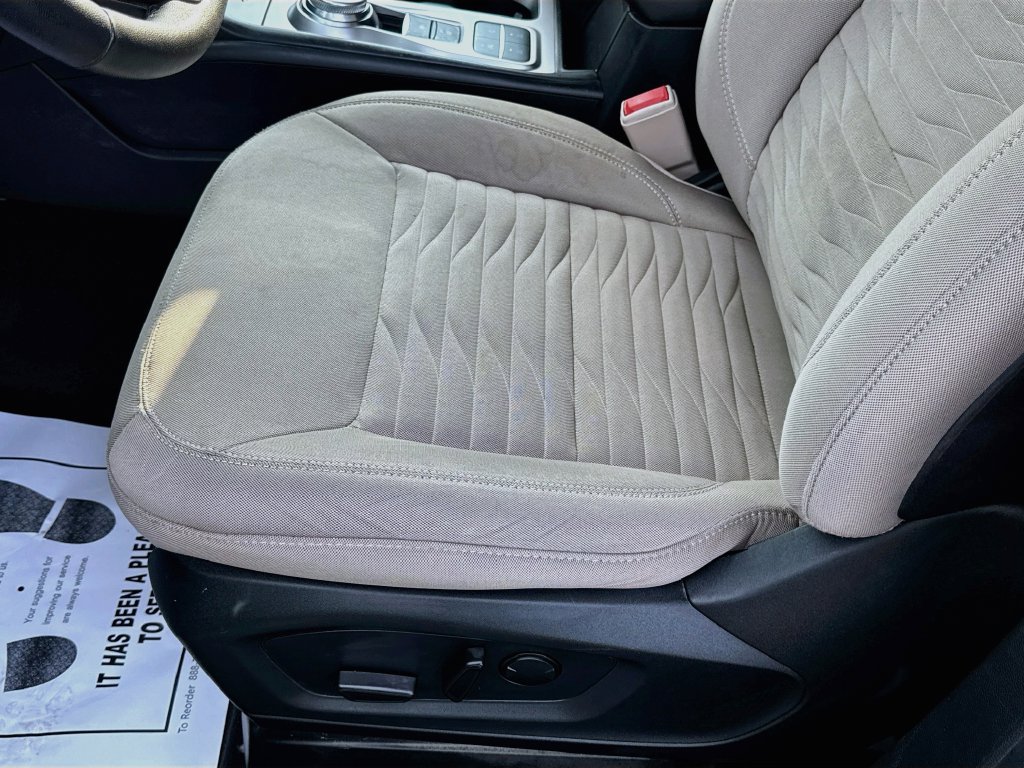 Used 2020 Ford Explorer XLT w/ Comfort Package RWD image 23