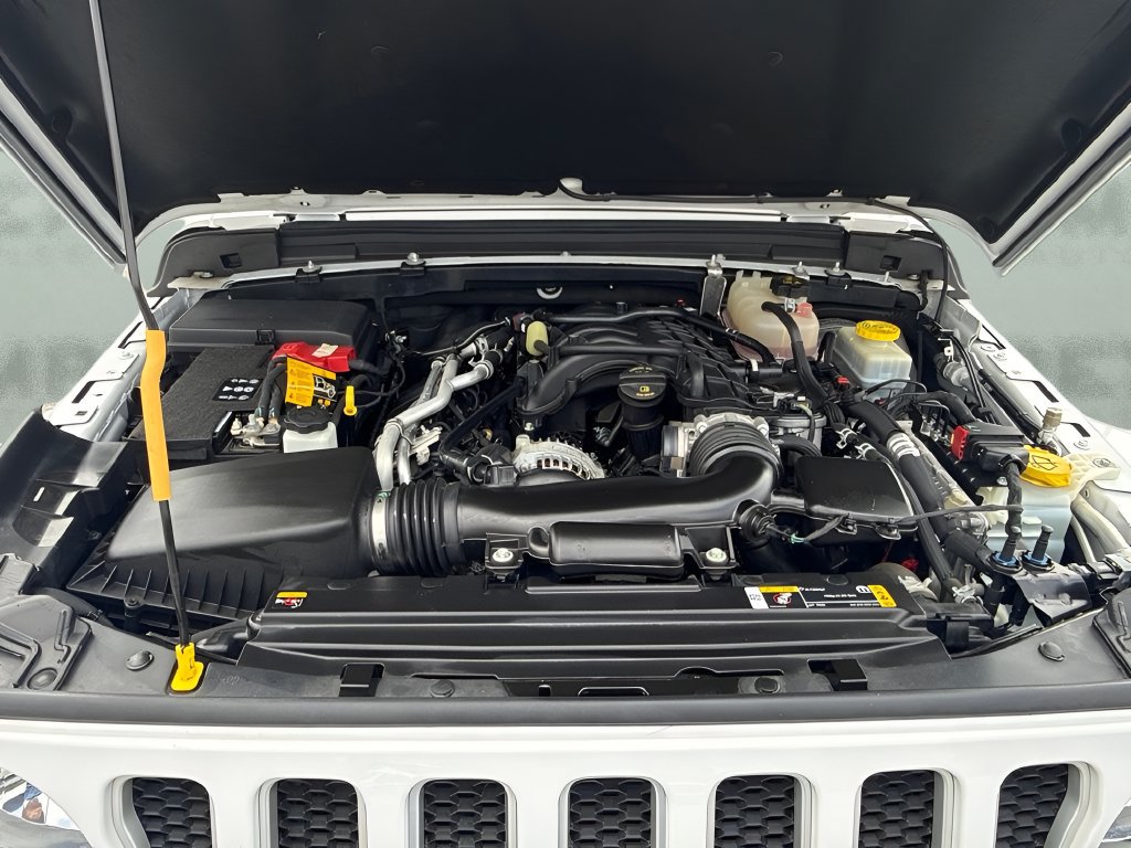 Used 2022 Jeep Wrangler Unlimited Sahara w/ Cold Weather Group AWD/4WD image 27
