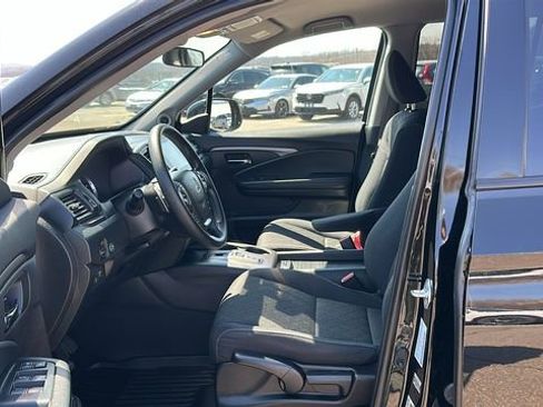 Used 2023 Honda Ridgeline Sport image 9