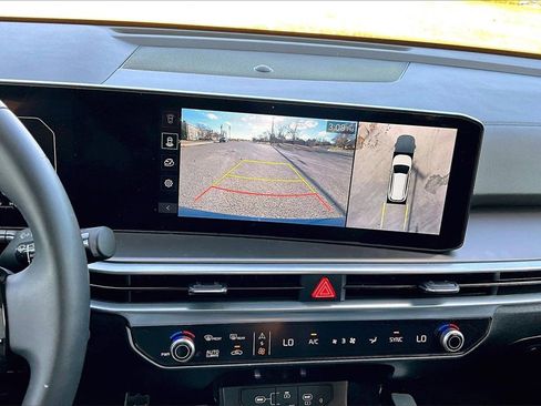 Used 2025 Kia Sorento SX image 23