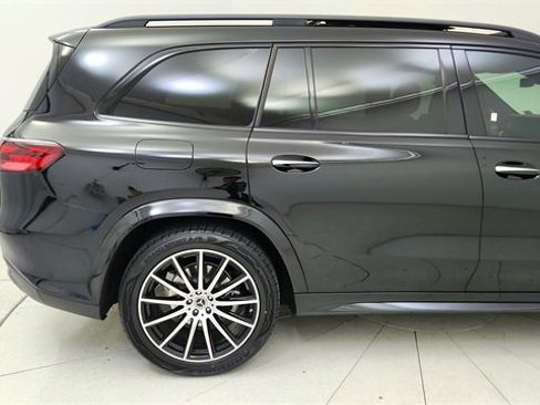 Used 2025 Mercedes-Benz GLS 450 4MATIC image 12