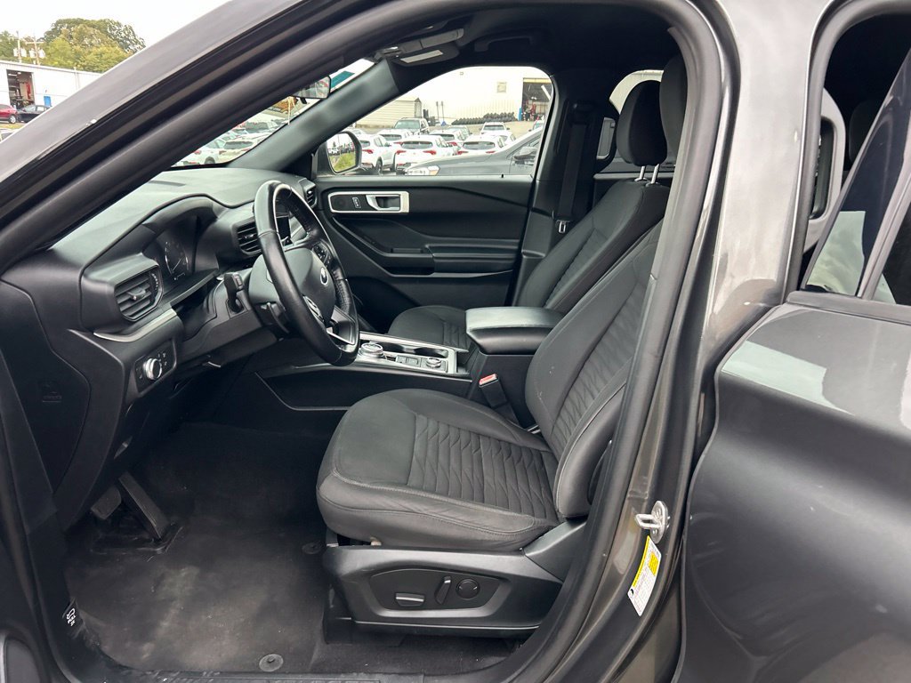 Used 2020 Ford Explorer XLT AWD/4WD image 6