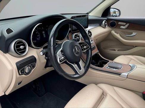 Used 2022 Mercedes-Benz GLC 300 4MATIC w/ Multimedia Package Lite image 17