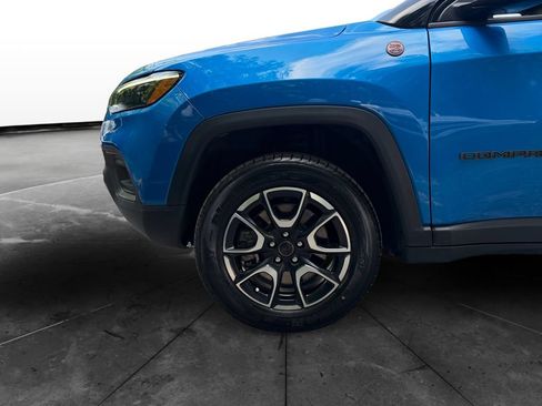 Used 2025 Jeep Compass Trailhawk w/ Trailhawk Elite Group AWD/4WD image 14