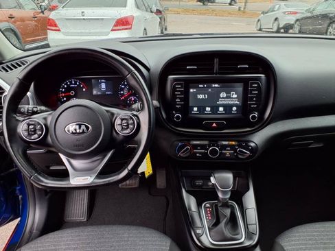 Used 2021 Kia Soul GT-Line FWD image 12