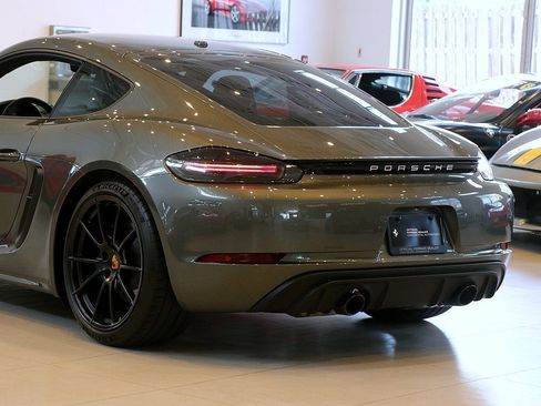 Used 2025 Porsche 718 Cayman GT4 image 30