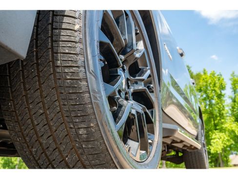 Used 2023 Chevrolet Tahoe High Country AWD/4WD image 10