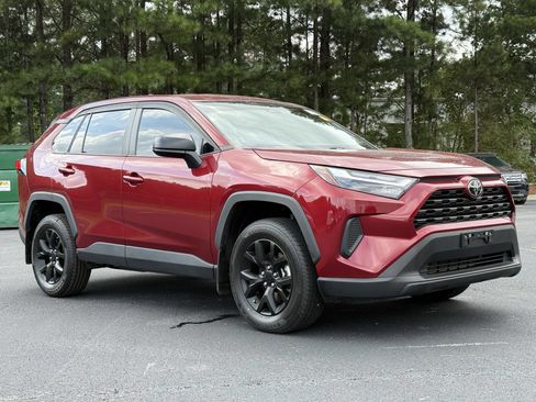 Used 2024 Toyota RAV4 LE FWD image 18