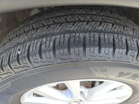 Used 2018 Nissan Rogue SV image 34