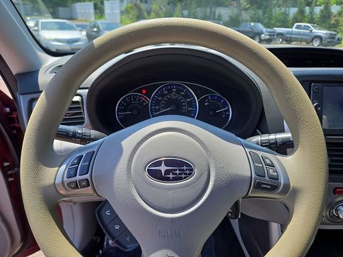 Used 2013 Subaru Forester 2.5X Premium AWD/4WD image 21