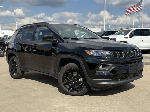 New 2026 Jeep Compass Latitude image 2