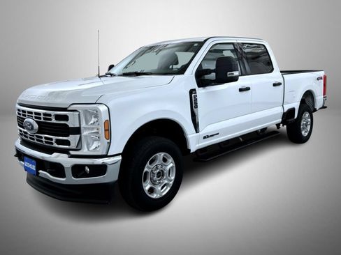 Used 2025 Ford F250 4x4 Crew Cab Super Duty image 1