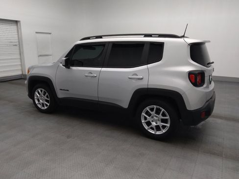 Used 2020 Jeep Renegade Latitude FWD image 3