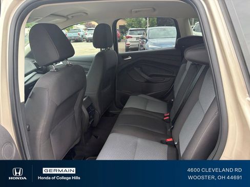 Used 2017 Ford Escape SE w/ Equipment Group 201A FWD image 11