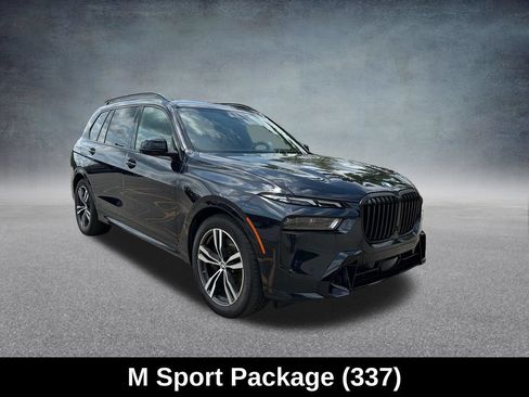 Used 2024 BMW X7 xDrive40i w/ M Sport Package AWD/4WD image 9