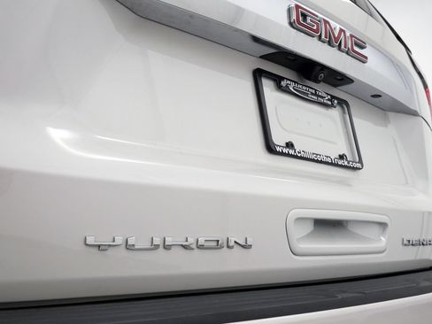 Used 2023 GMC Yukon XL Denali AWD/4WD image 9