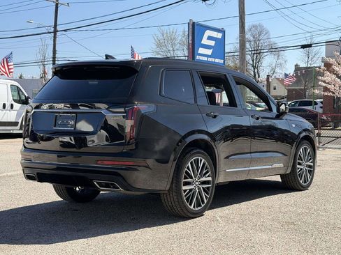 Used 2025 Cadillac XT6 Sport w/ LPO, Floor Liner Package AWD/4WD image 7