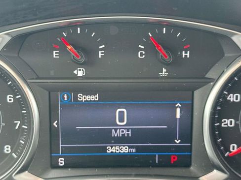 Used 2022 GMC Terrain SLE w/ Elevation Edition image 33