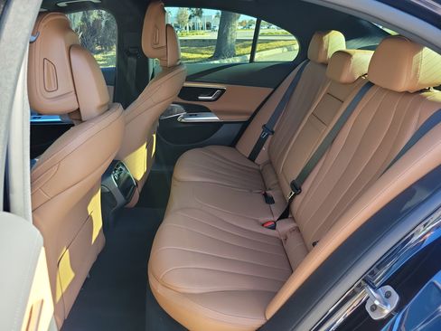 Used 2025 Mercedes-Benz E 450 4MATIC Sedan image 16