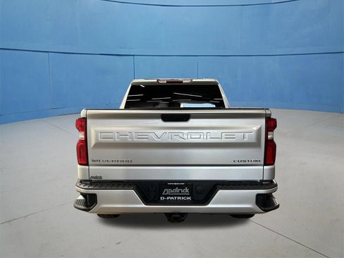 Used 2020 Chevrolet Silverado 1500 Custom w/ Custom Value Package image 10