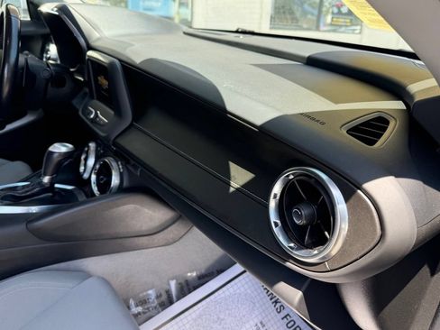 Used 2022 Chevrolet Camaro LT RWD image 12
