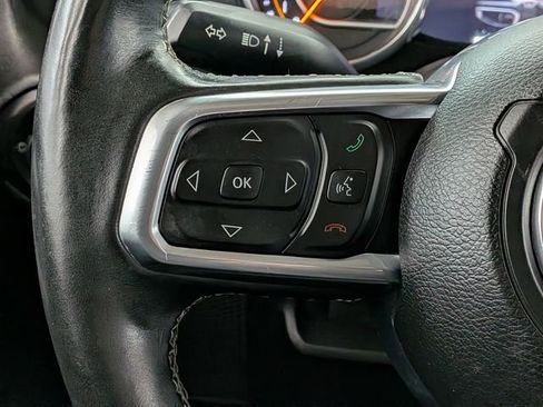 Used 2018 Jeep Wrangler Unlimited Sahara image 33