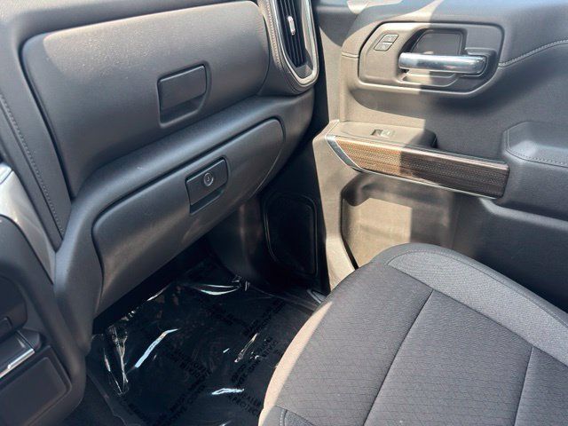 Certified 2022 Chevrolet Silverado 1500 RST AWD/4WD image 23